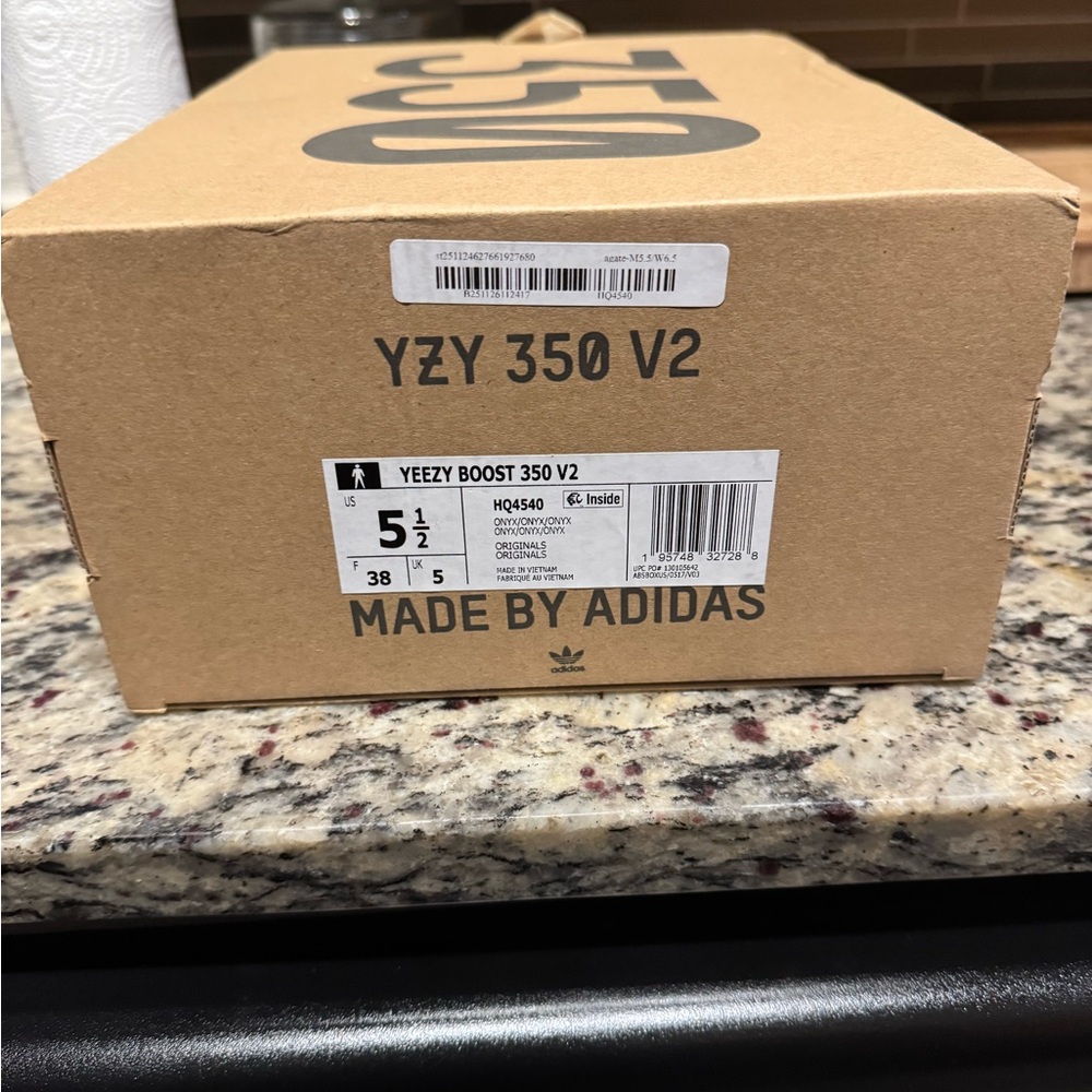 adidas YZY 350 V2 onyx